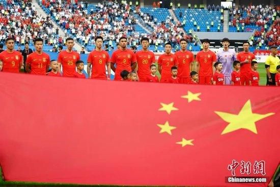 意大利转会专家、FIFA经纪人达里奥-卡诺维认为，奥斯梅恩会在明年6月转会离队。